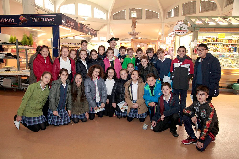 El Ayuntamiento enseña a los escolares de 9 a 12 años a aprender a comer sano en los mercados municipales