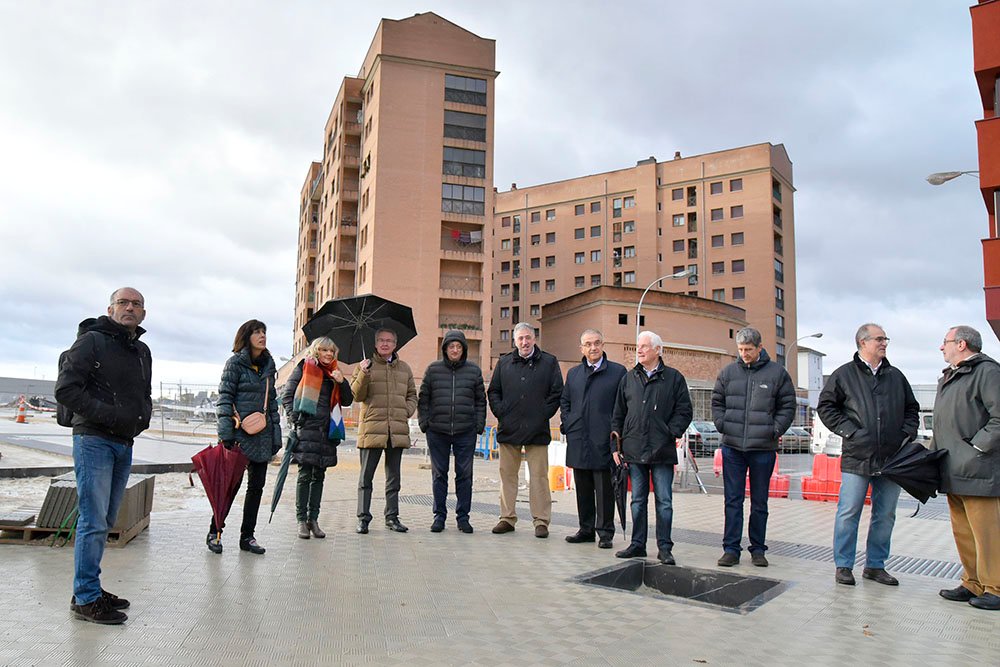 Recta final de las obras de urbanización de Milagrosa sur, que están transformando un antiguo solar industrial en nuevas calles y 4 manzanas para viviendas y equipamientos