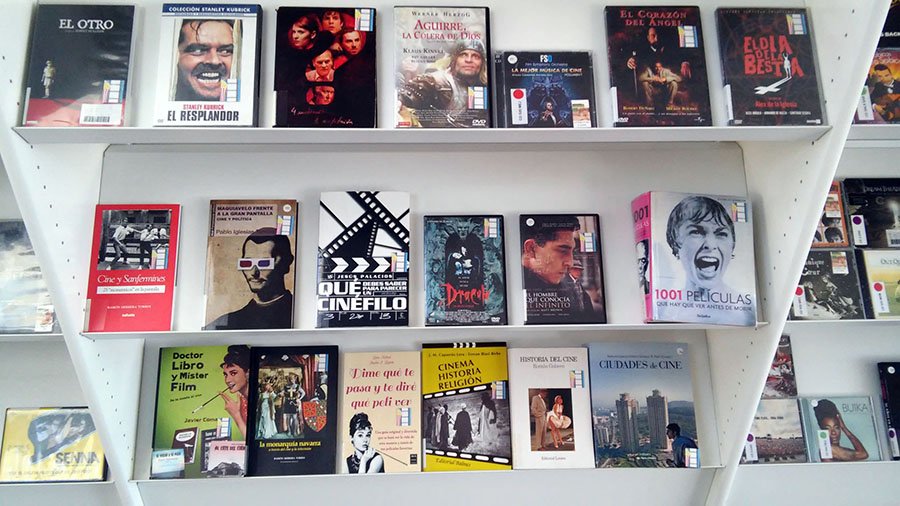 La Biblioteca Pública de Iturrama inicia ‘Conversaciones de cine’, un ciclo que abordará el reflejo que han tenido en la pantalla temas como las matemáticas o el demonio