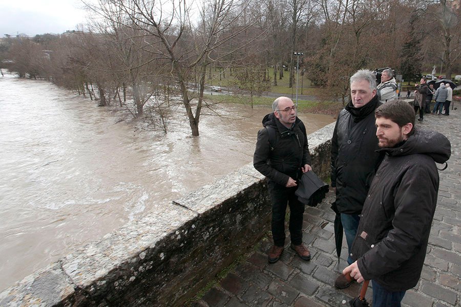 Pamplona activa el nivel de Emergencia 02 ante la crecida del río Arga que supera ya los 300 metros cúbicos por segundo