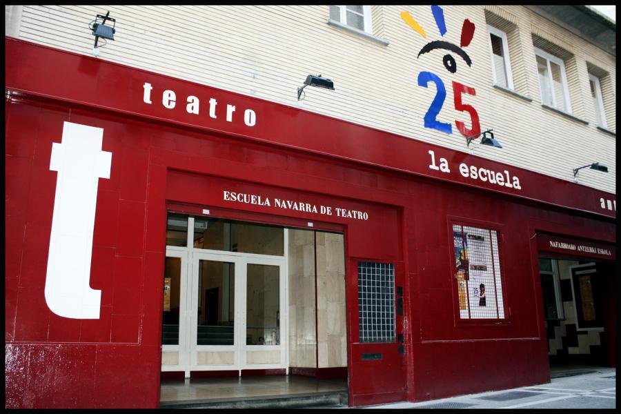 El noveno ciclo municipal de teatro de humor en euskera ‘Irriziklo’ presenta este miércoles un doble espectáculo en la Escuela Navarra de Teatro
