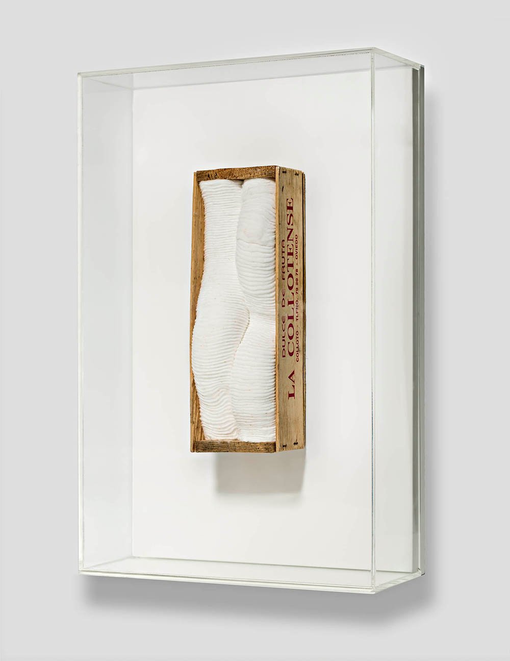 Expo Mertxe Sueskun La artista pamplonesa Mertxe Sueskun reinterpreta objetos cotidianos para descubrir en ellos esculturas