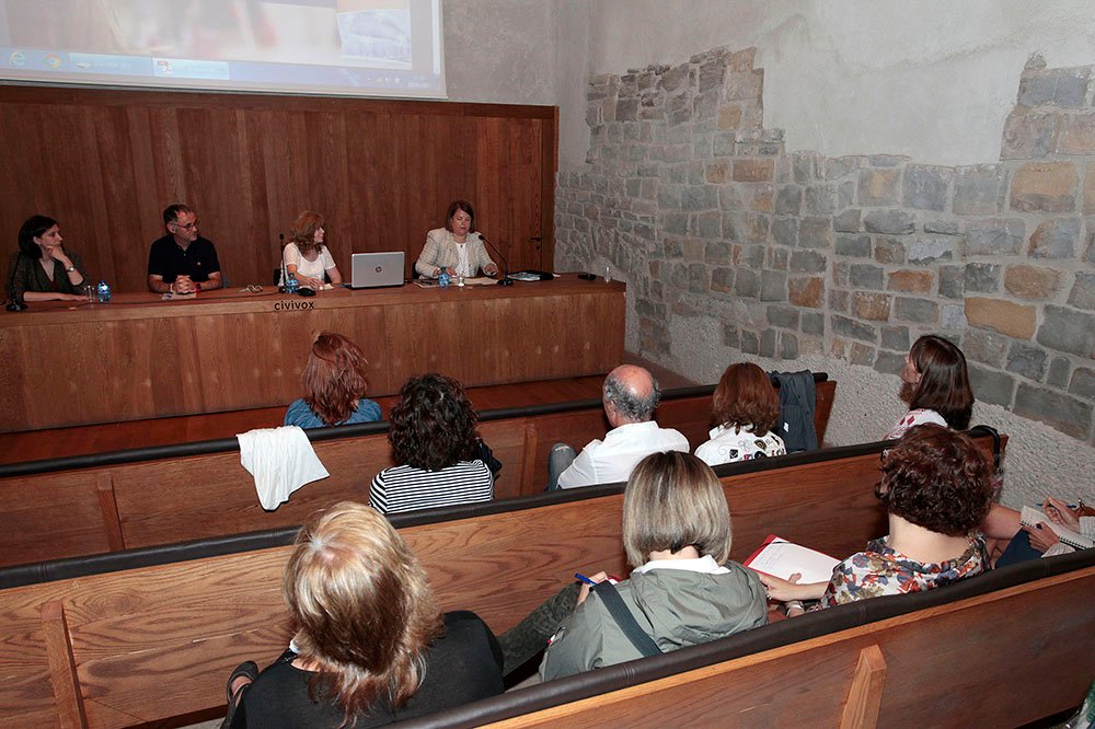 El Ayuntamiento de Pamplona presenta el I Plan Municipal de Infancia y Adolescencia a las apymas y centros escolares de la ciudad