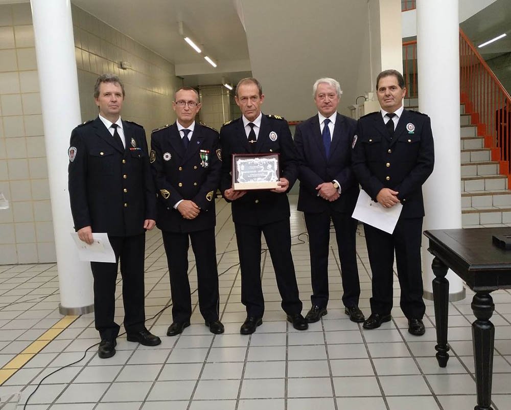 El Ayuntamiento de Vitoria–Gasteiz reconoce a la Policía Municipal por su colaboración en la organización del dispositivo de seguridad previo a la bajada del Celedón
