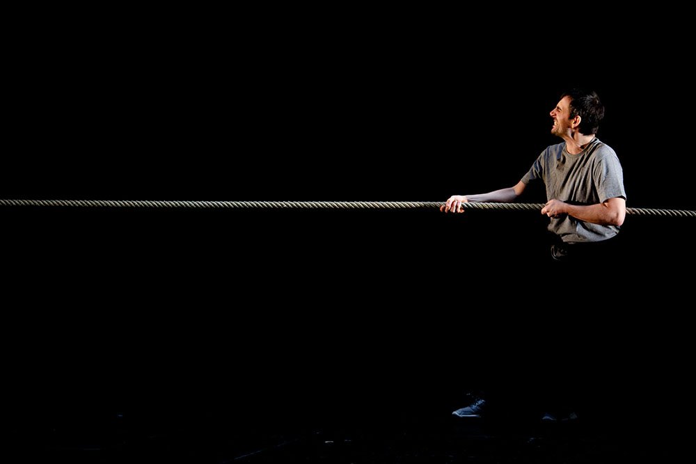 SOKA / TANTTAKA TEATROA La compañía Tanttaka pone en escena ‘Soka’, una reflexión sobre el acoso escolar, mañana martes en la Escuela Navarra de Teatro