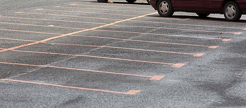 zona-naranja Comienzan los trabajos para crear 50 nuevas plazas de aparcamiento en la avenida de Pío XII que serán de estacionamiento regulado de color naranja