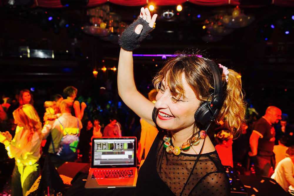 Una sesión de música familiar con DJ MOM y los malabares de Nueveuno conforman la oferta del Festival de las Murallas para la tarde del jueves en la Ciudadela
