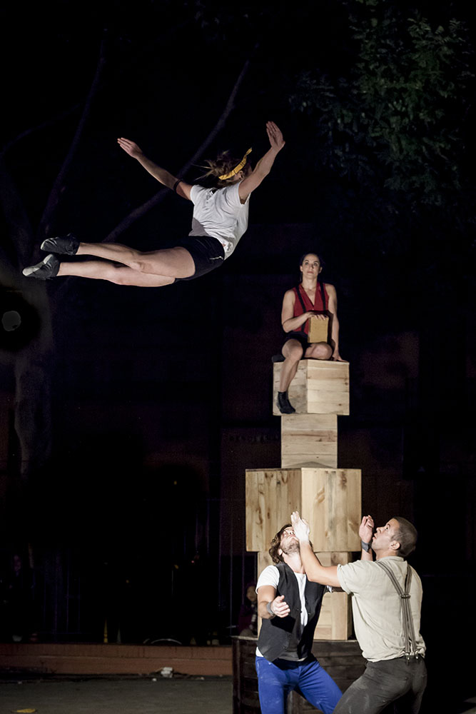 El cantante malagueño Zenet y las acrobacias de Up Arte, citas en Ciudadela para este jueves dentro de la programación cultural del Festival de las Murallas