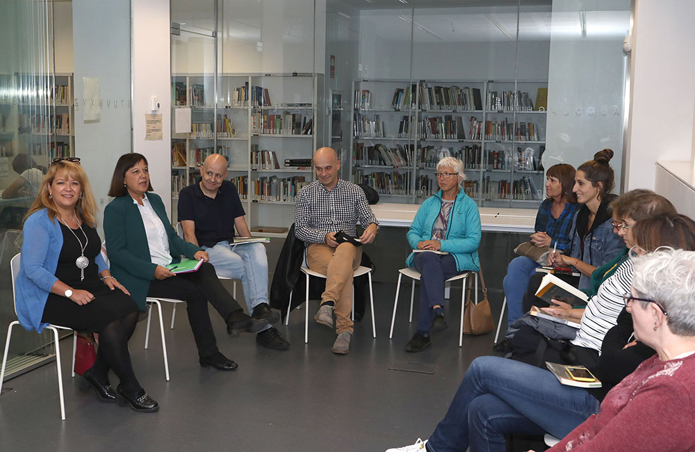 Comienza un club de lectura de Cooperación al Desarrollo en la biblioteca de San Francisco para promover lecturas para la ciudadanía global