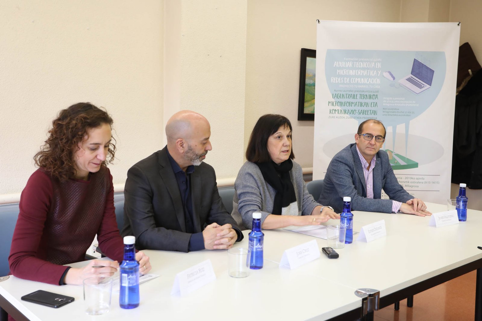 19.01.28_visita_CMC_microinformatica_edusi_1 Veintiún personas se forman en la Milagrosa como auxiliares técnicos en microinformática y redes de comunicación para mejorar su empleabilidad