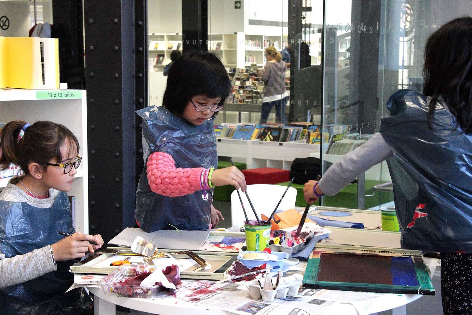 La Biblioteca Pública de Txantrea ofrece para la semana de Pascua 40 plazas en dos talleres infantiles de creación plástico-literaria