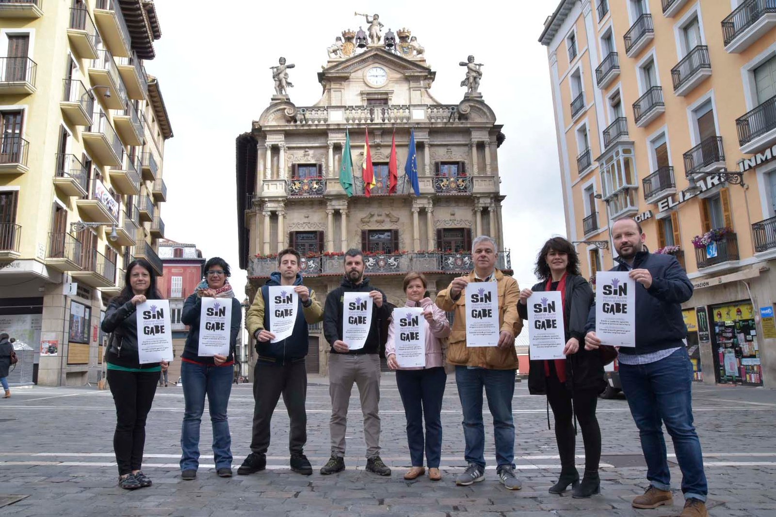 Firmado el primer protocolo de prevención y actuación ante la violencia sexista entre el Ayuntamiento de Pamplona y establecimientos hosteleros