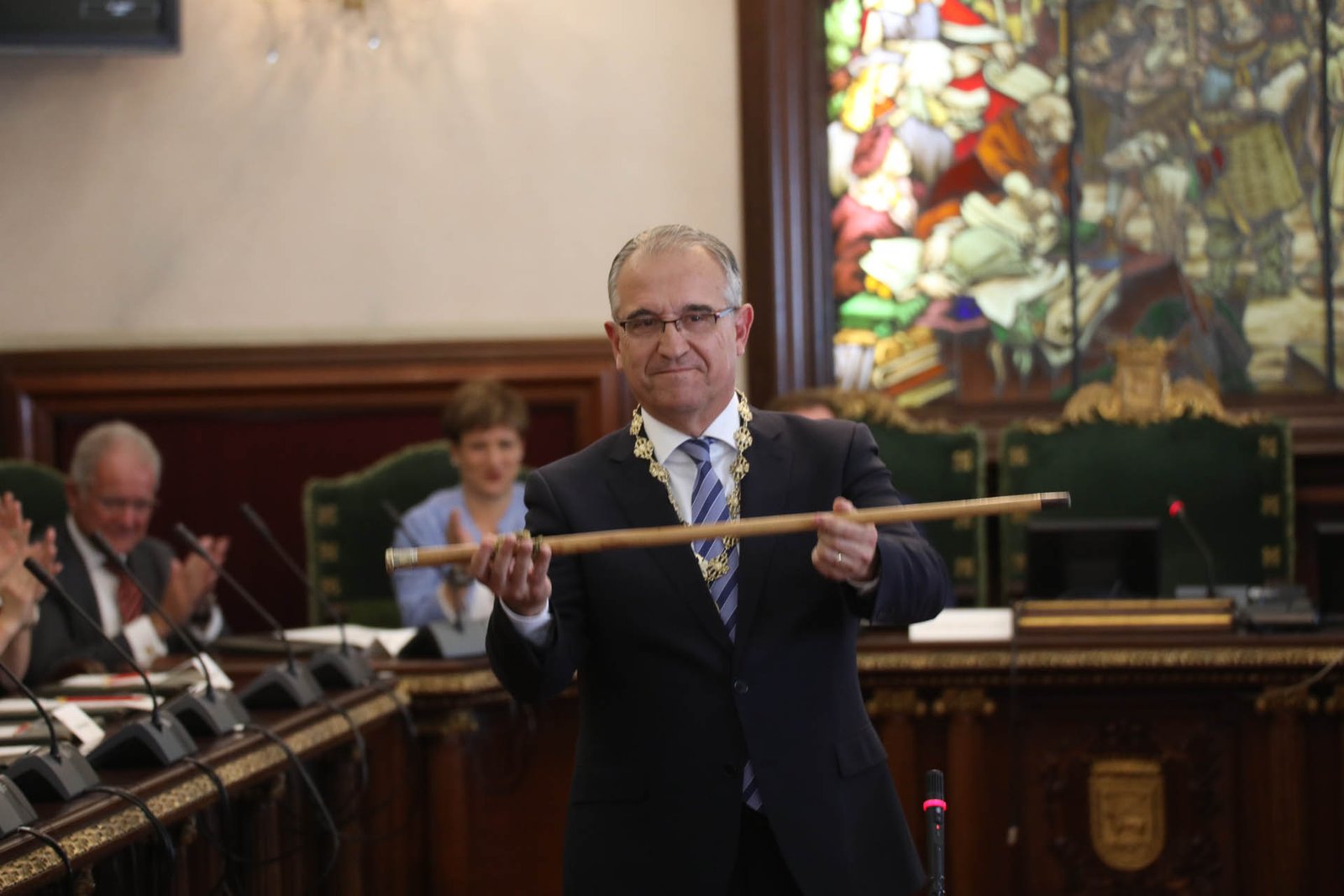 El Ayuntamiento condena “sin paliativos” las amenazas que ha sufrido el alcalde, Enrique Maya, tras el hackeo de la red social de la UPNA