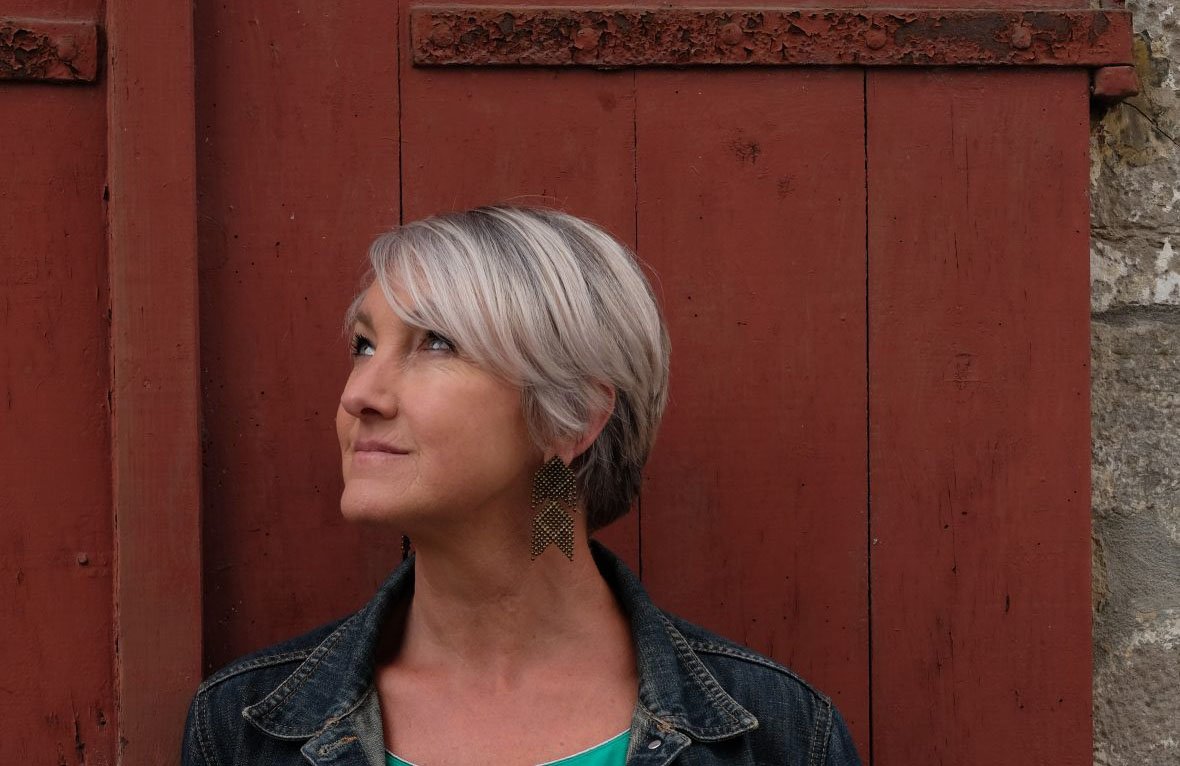 La cantante y escritora Maddi Zubeldia presenta este jueves, dentro de Kantu eta hitza, su último trabajo en solitario en el que combina música folk y poesía