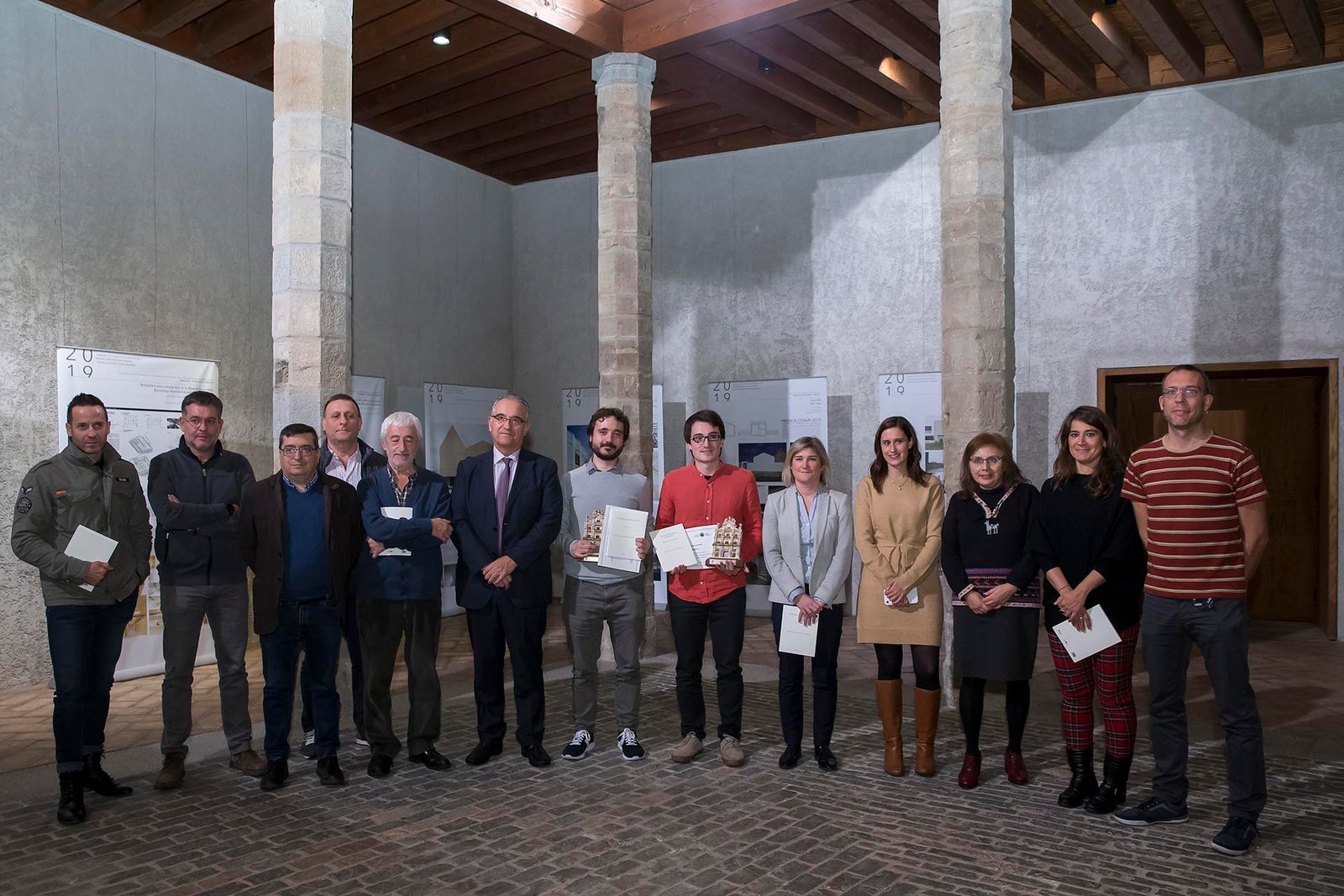 Aitor Francos, en la modalidad de castellano, y Mikel Arruabarrena, en la de euskera, reciben el Premio Internacional de Poesía Ciudad de Pamplona
