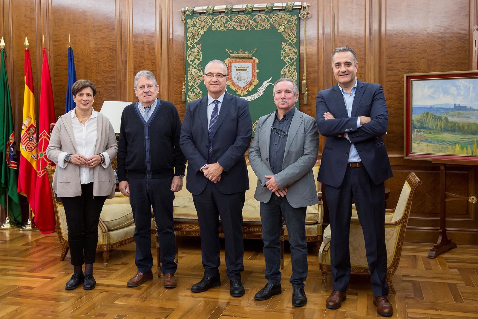 El alcalde recibe al Colegio Oficial de Graduados e Ingenieros Técnicos Industriales de Navarra