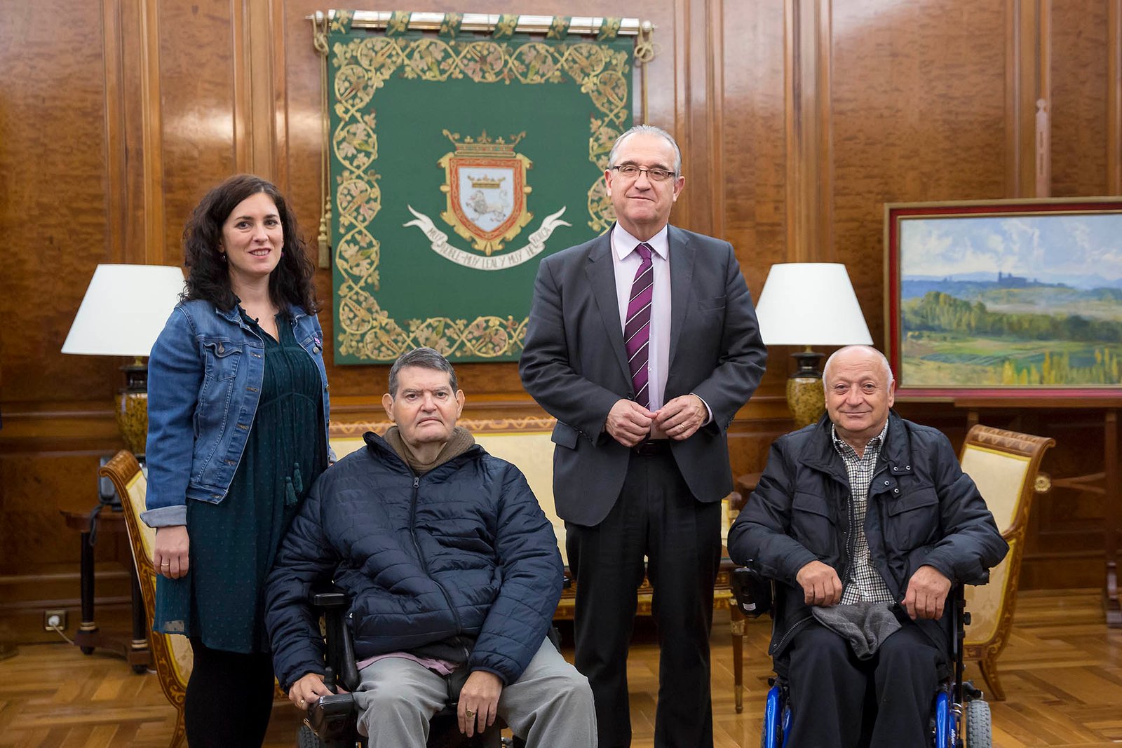 El alcalde se reúne con la Asociación Coordinadora de Personas con Discapacidad Física de Navarra (ACODIFNA)