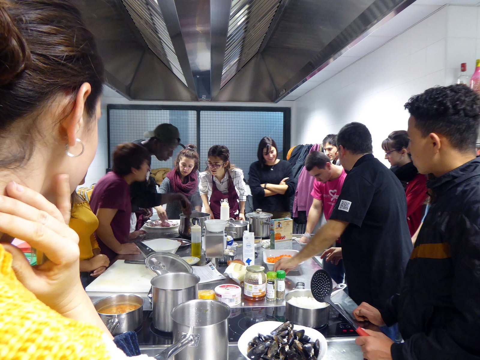Talleres de cocina slow food + kilómetro 0: nueve recetas para una gastronomía tranquila y ambientalmente sostenible en la Casa de la Juventud