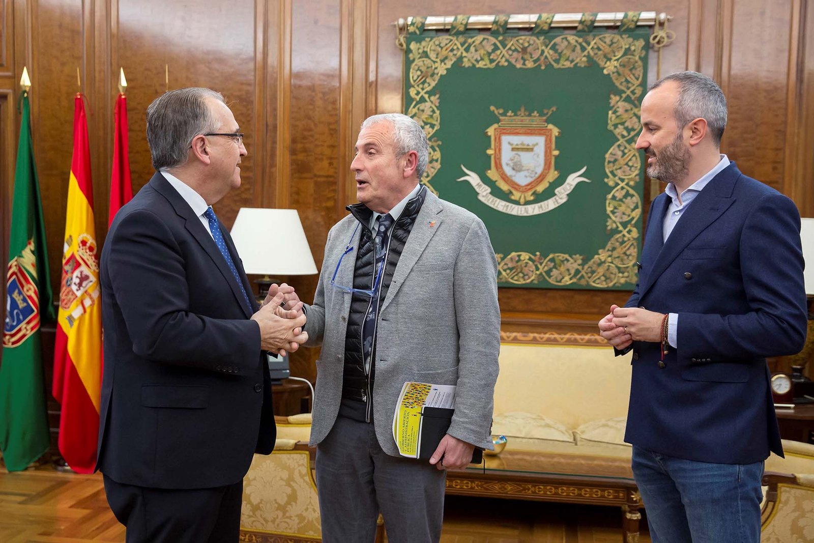 Ayuntamiento y Gobierno de Navarra plantean medidas para reducir el tránsito de vehículos en el entorno del Complejo Hospitalario y zona sanitaria de Irunlarrea