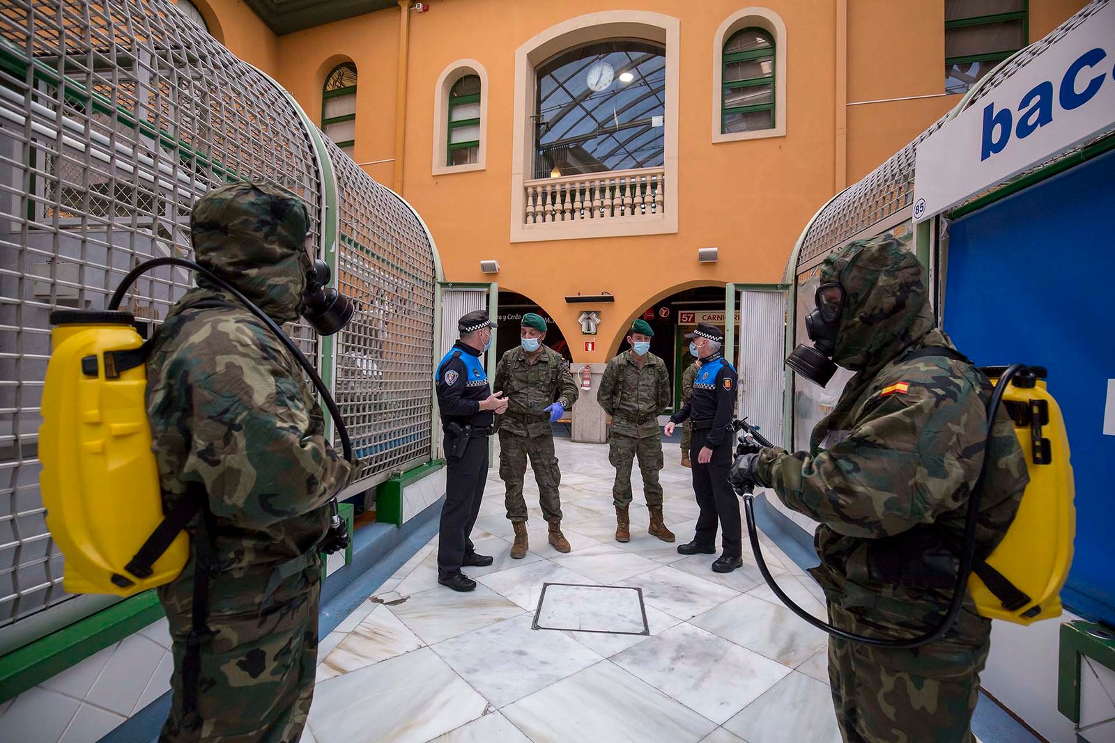 El Regimiento América 66 trabajará hoy y mañana en las labores de desinfección de los mercados municipales de Pamplona
