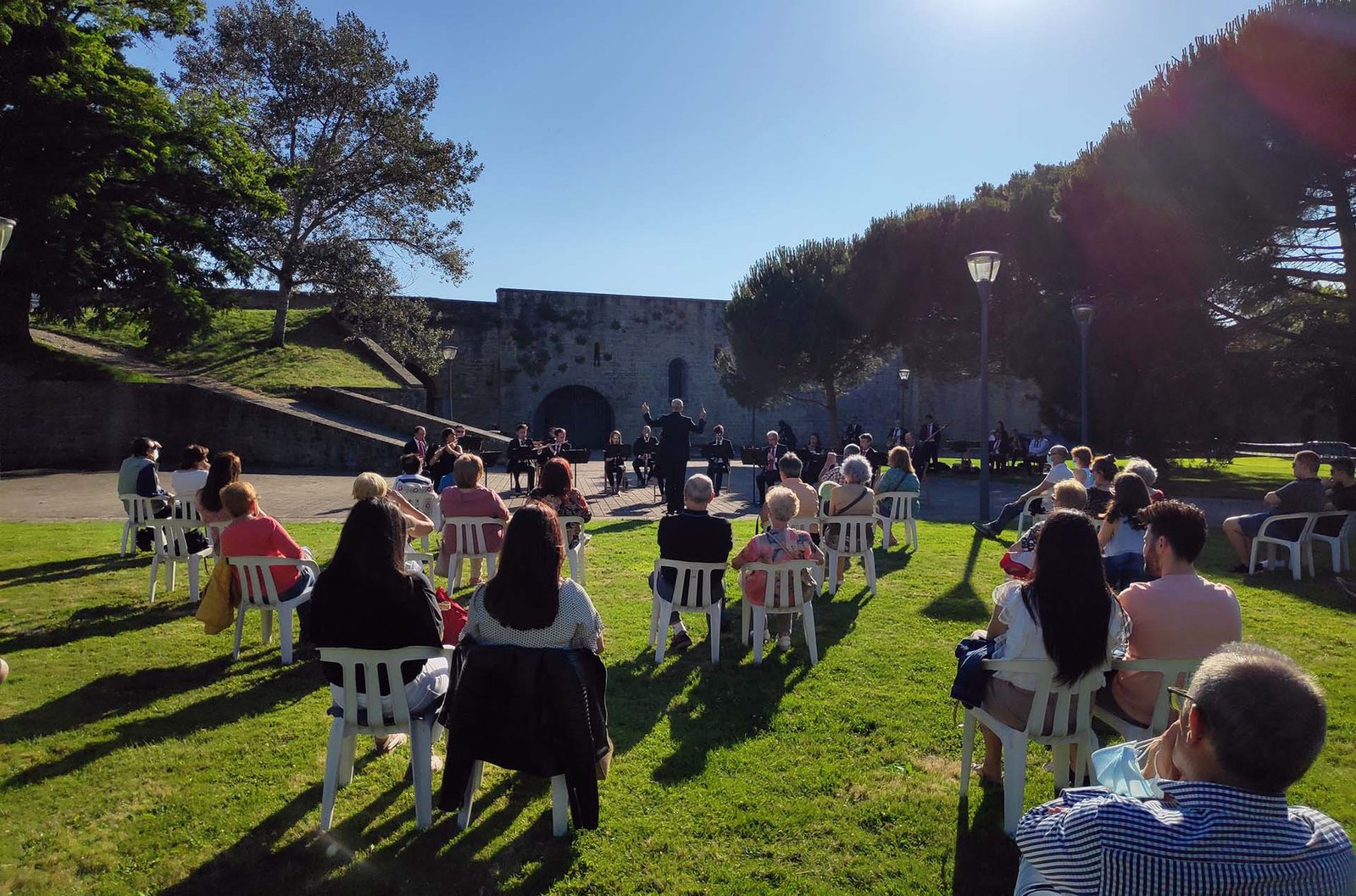 La Pamplonesa ofrece los próximos días un programa con visitas a residencias de mayores y al Centro Penitenciario y conciertos en San Jorge y Media Luna