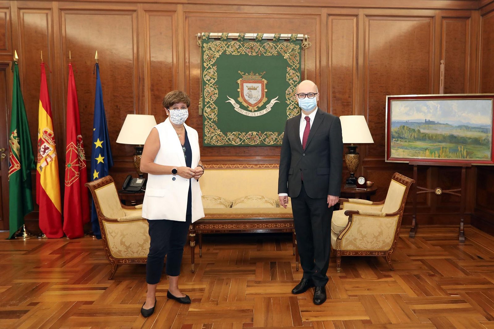 El Ayuntamiento de Pamplona acoge una visita del embajador de Turquía