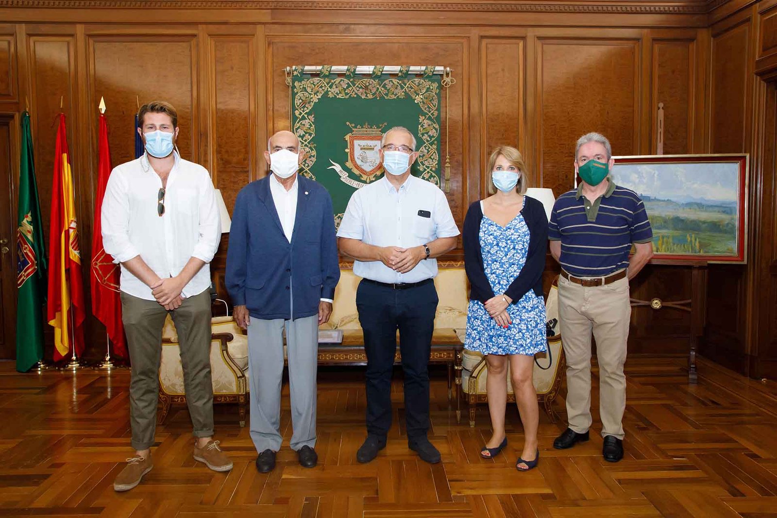 El alcalde recibe a la nueva junta de la Asociación Cabalgata Reyes Magos de Pamplona