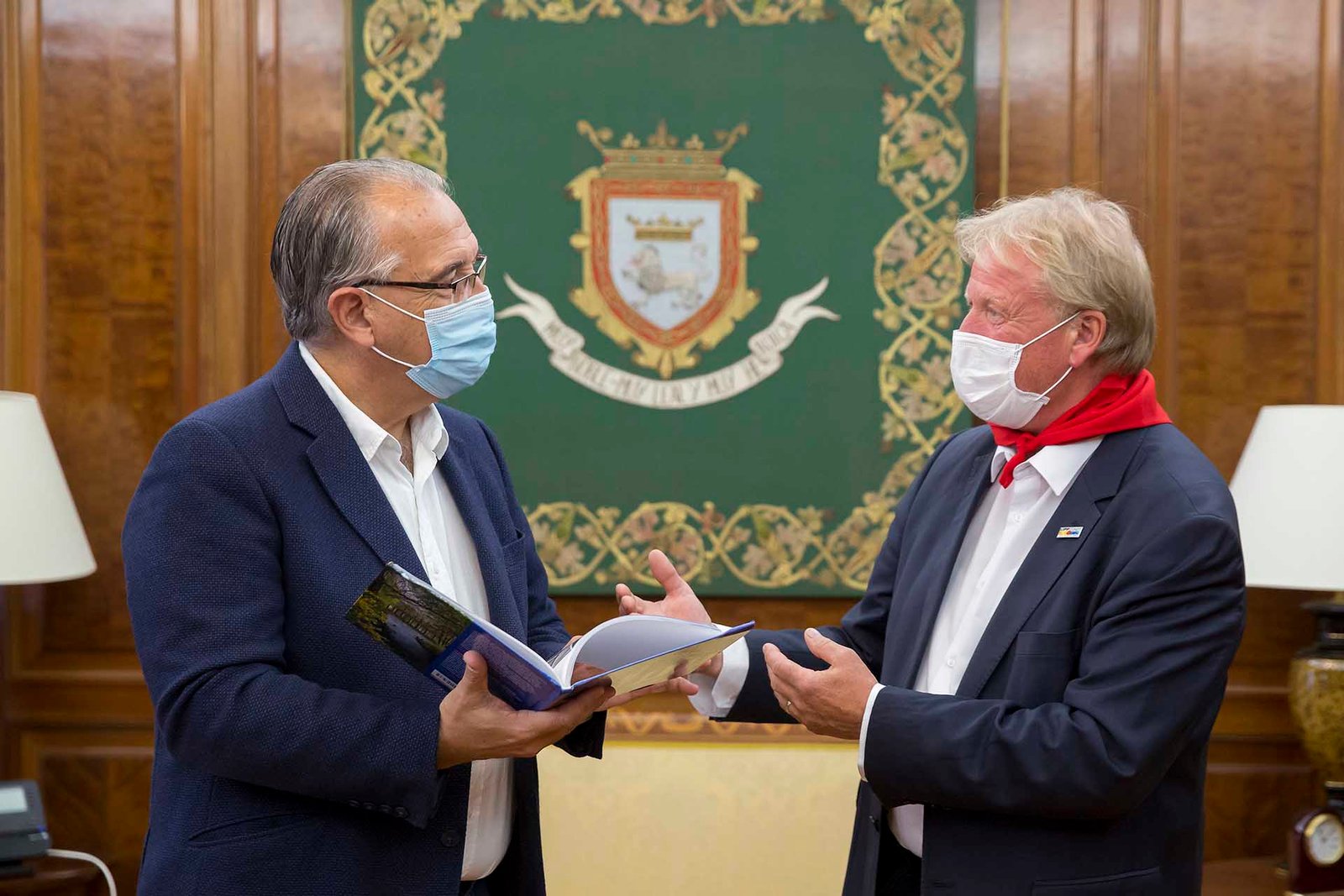 El alcalde recibe al teniente de alcalde de Lippstadt, ciudad alemana cercana a Paderborn