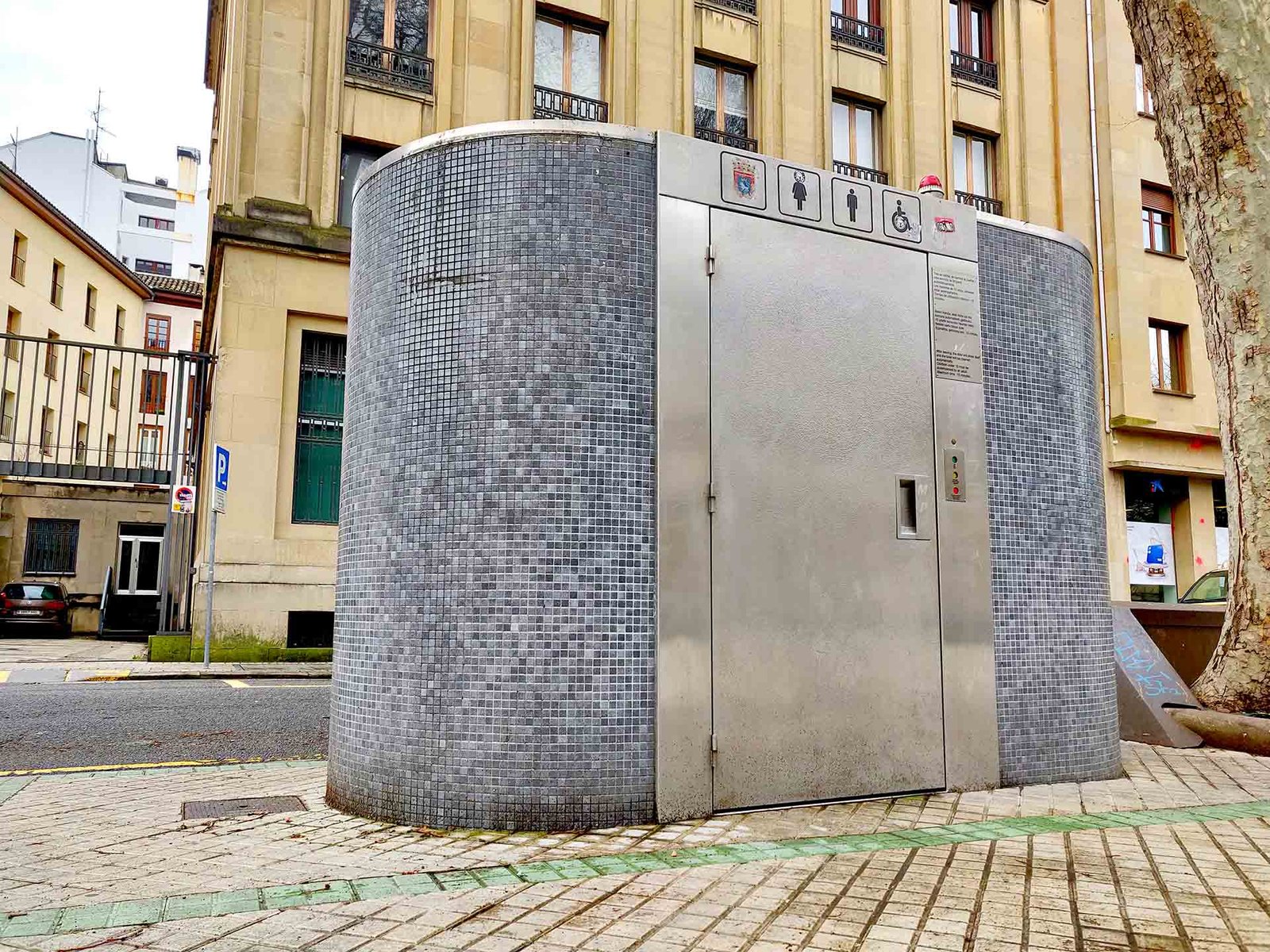 Aprobada la licitación del contrato para gestionar nueve aseos públicos municipales de la ciudad, la Casa de la Baños de la calle Eslava y las duchas de Antoniutti