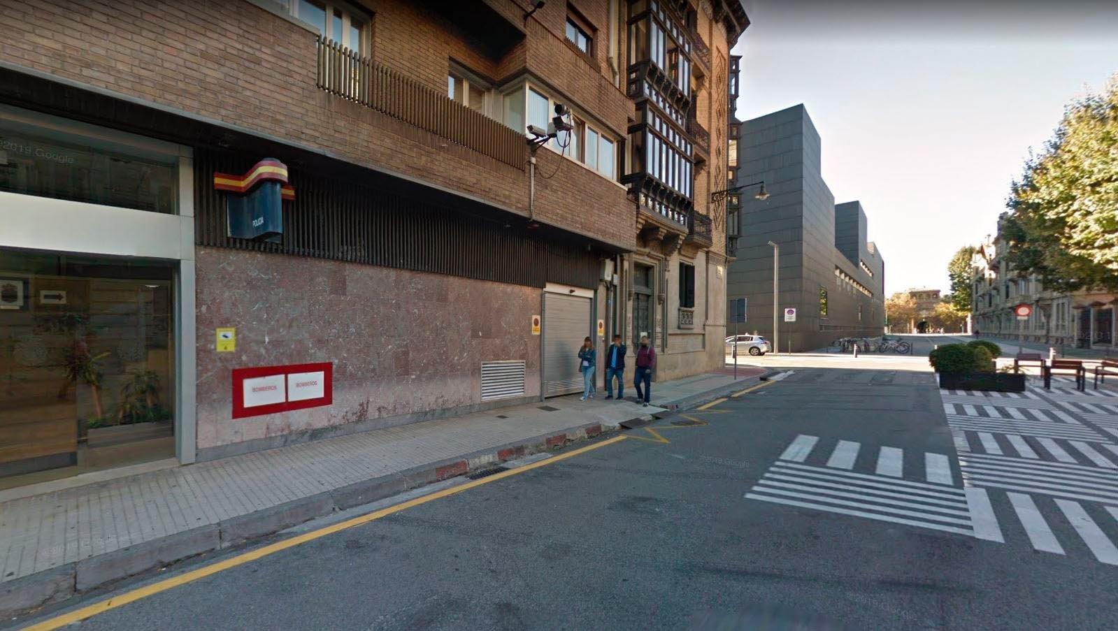 Ayuntamiento y Jefatura Superior de Policía acuerdan pequeños cambios en la calle General Chinchilla para compatibilizar calle peatonal y necesidades de comisaría