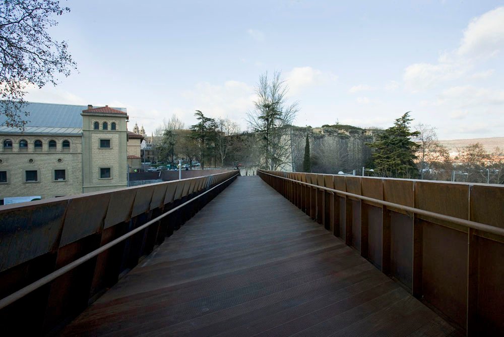 El Ayuntamiento de Pamplona recibe hoy 140.800 euros como primer pago de las aseguradoras para hacer frente a los desperfectos de la pasarela de Labrit