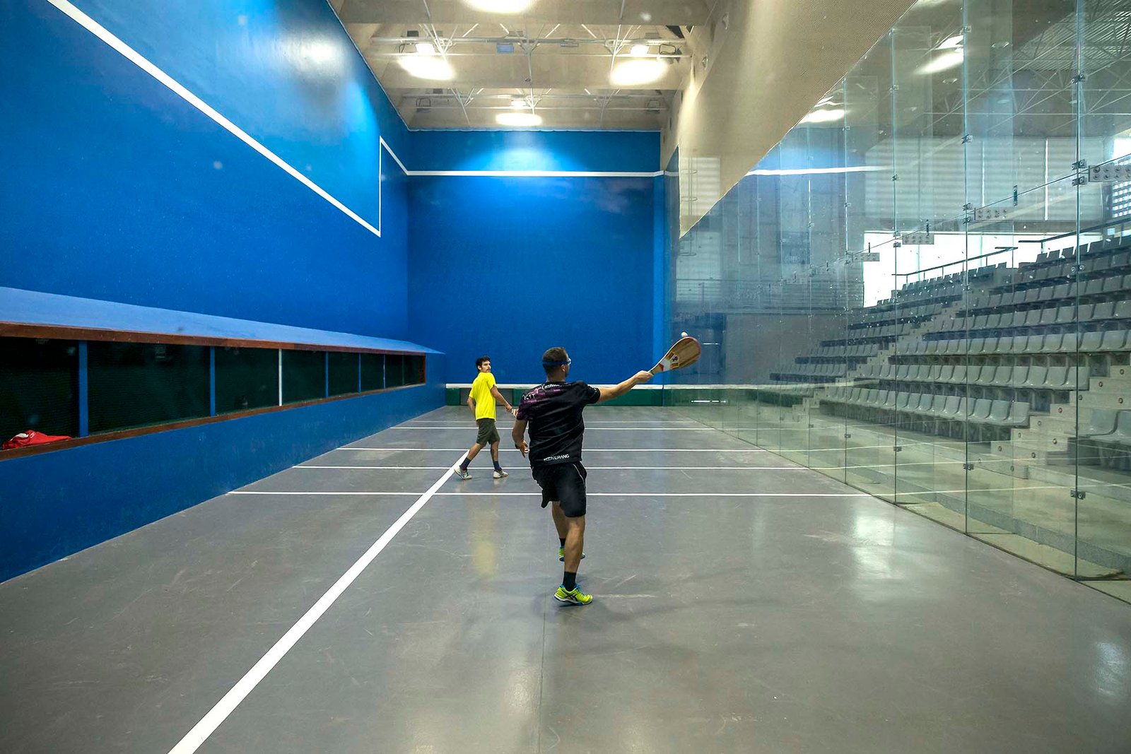 Adjudicado el contrato para la prestación de los servicios de portería, mantenimiento y limpieza en el polideportivo y trinquete de Mendillorri