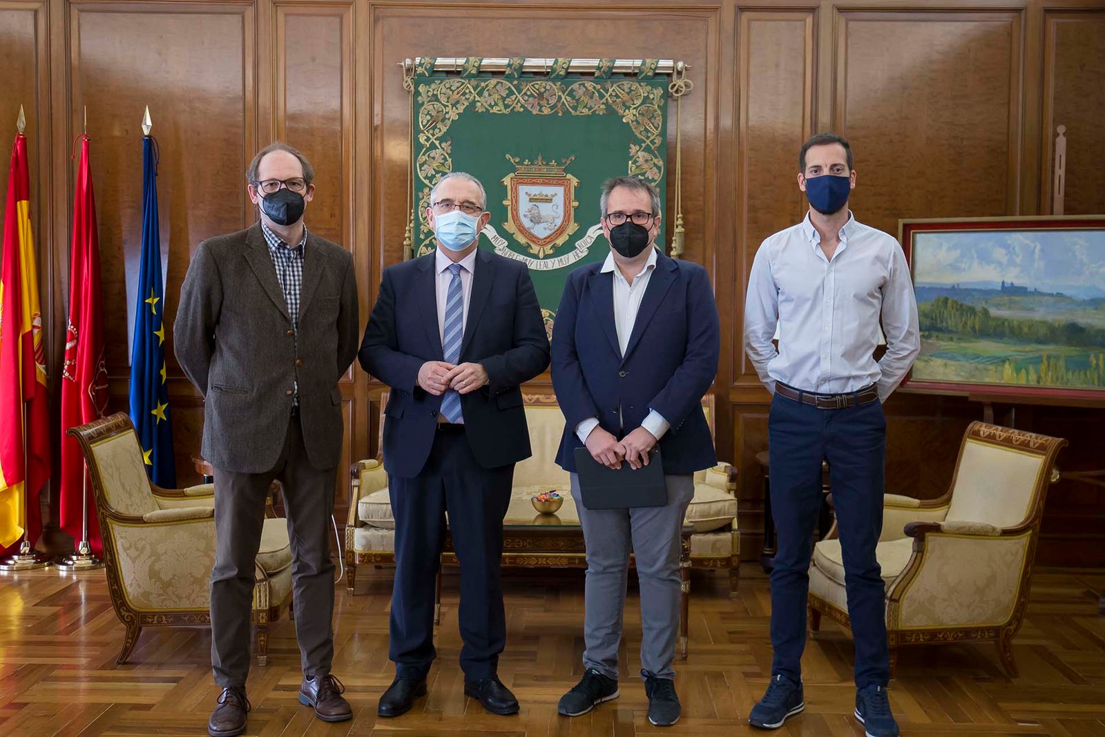 El alcalde de Pamplona recibe a la Federación de Bandas de Música de Navarra