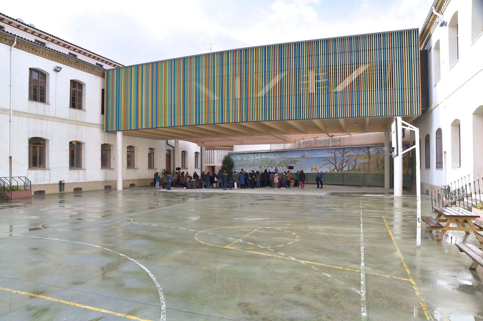 El Ayuntamiento de Pamplona está invirtiendo más de 1,5 millones de euros en obras de eficiencia energética, accesibilidad y mejora de patios en colegios públicos