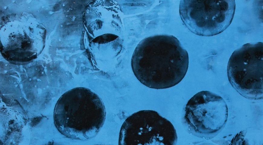 El fotógrafo experimental de origen israelí Ilan Wolff presenta una exposición en Ciudadela de obras realizadas con las técnicas de la cámara estenopeica y el fotograma