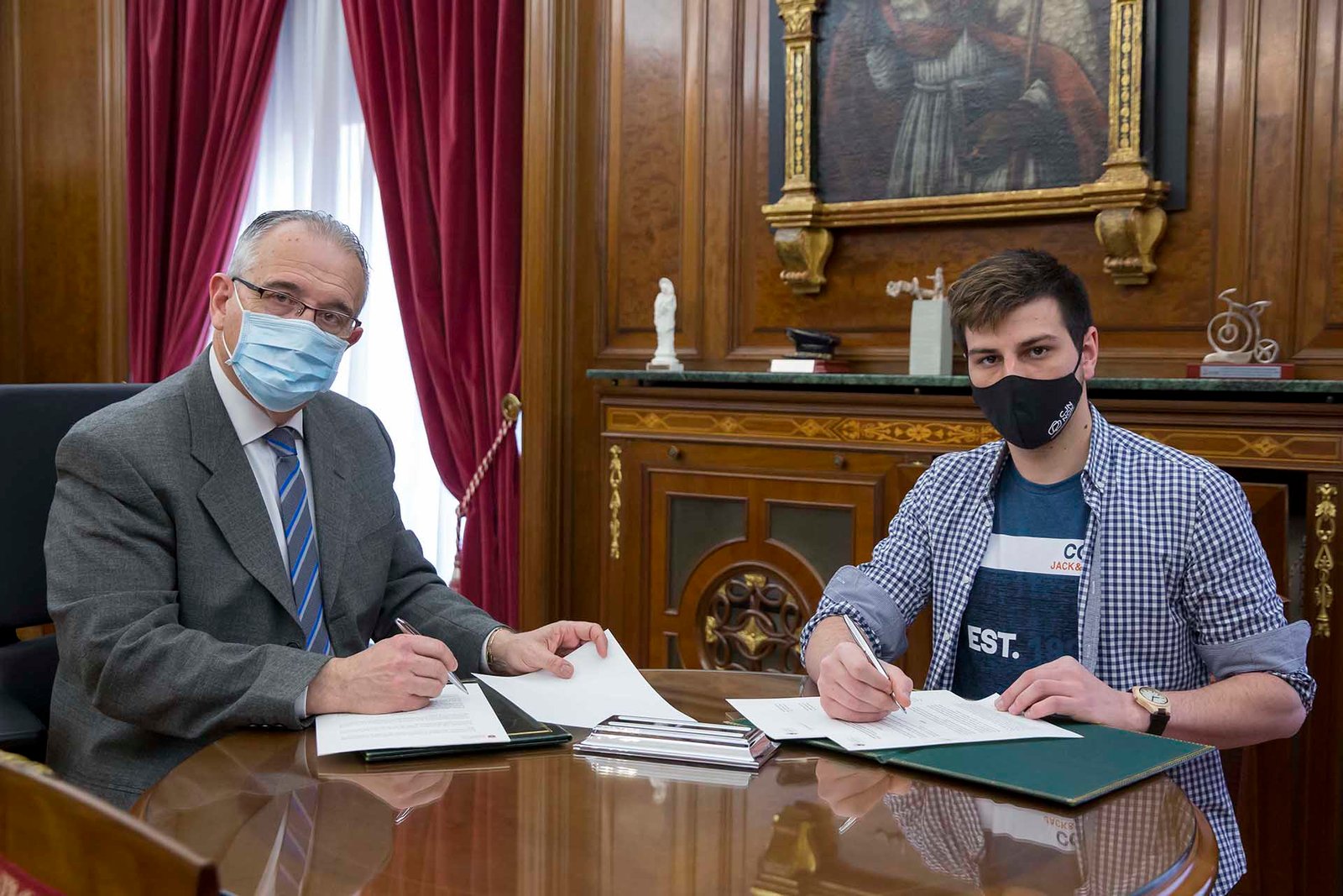 El Ayuntamiento de Pamplona cede gratuitamente al Consejo de la Juventud de Navarra un espacio en la calle Mercaderes, 11 para el desarrollo de sus actividades