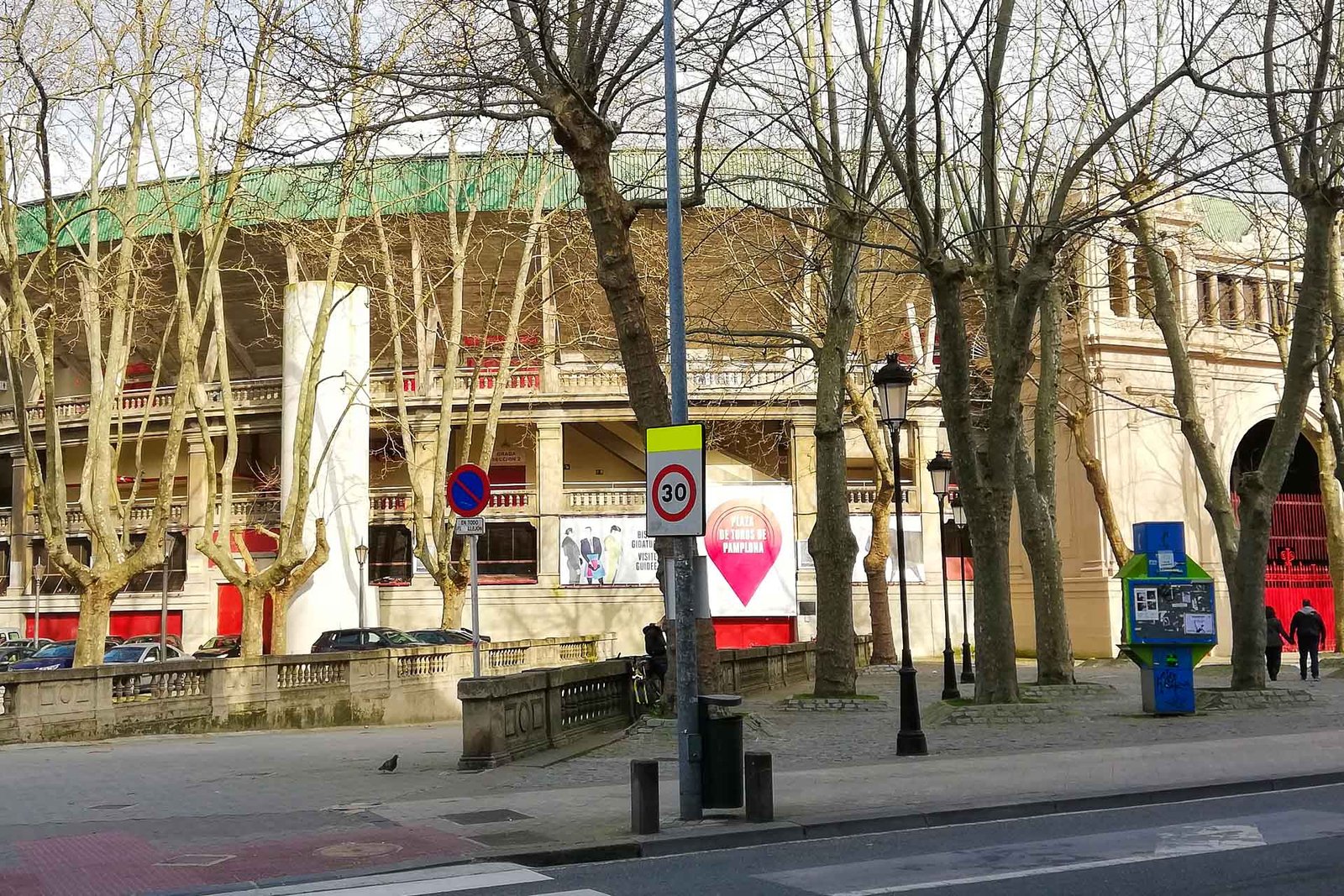 La Comisión COVID-19 aprueba la instalación de 10 terrazas temporales de hostelería en el entorno de la Plaza de Toros con prioridad para bares de la calle Estafeta