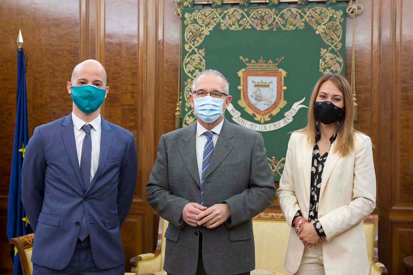 El alcalde se reúne con la junta directiva de la Agrupación Joven Abogacía de Pamplona