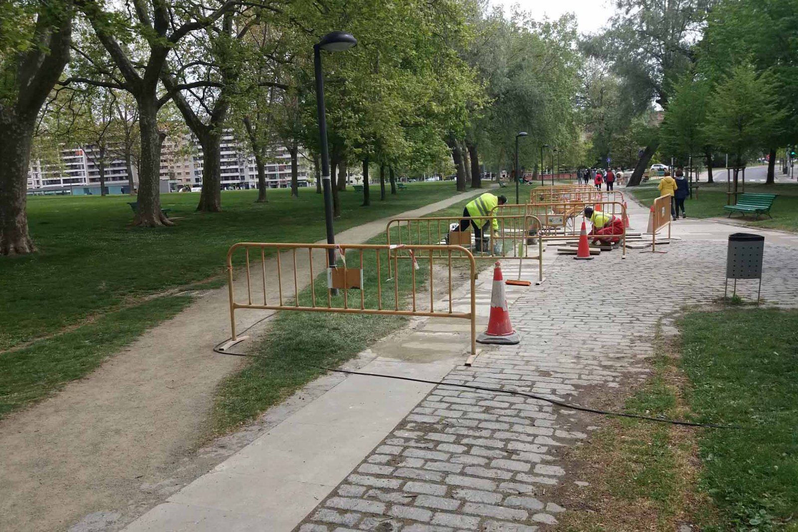 Esta semana concluyen los trabajos de conservación de los caminos peatonales de la Vuelta del Castillo