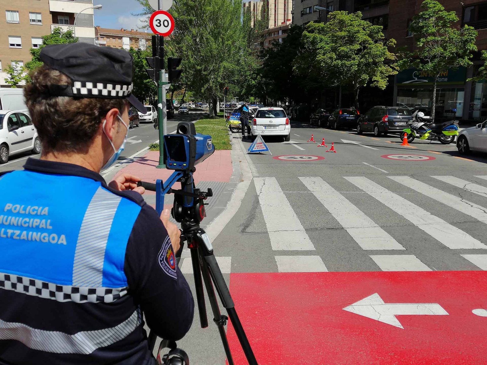 Policía Municipal de Pamplona realizará hasta el domingo una campaña de control de velocidad de vehículos, centrada especialmente en las calles limitadas a 30 km/h