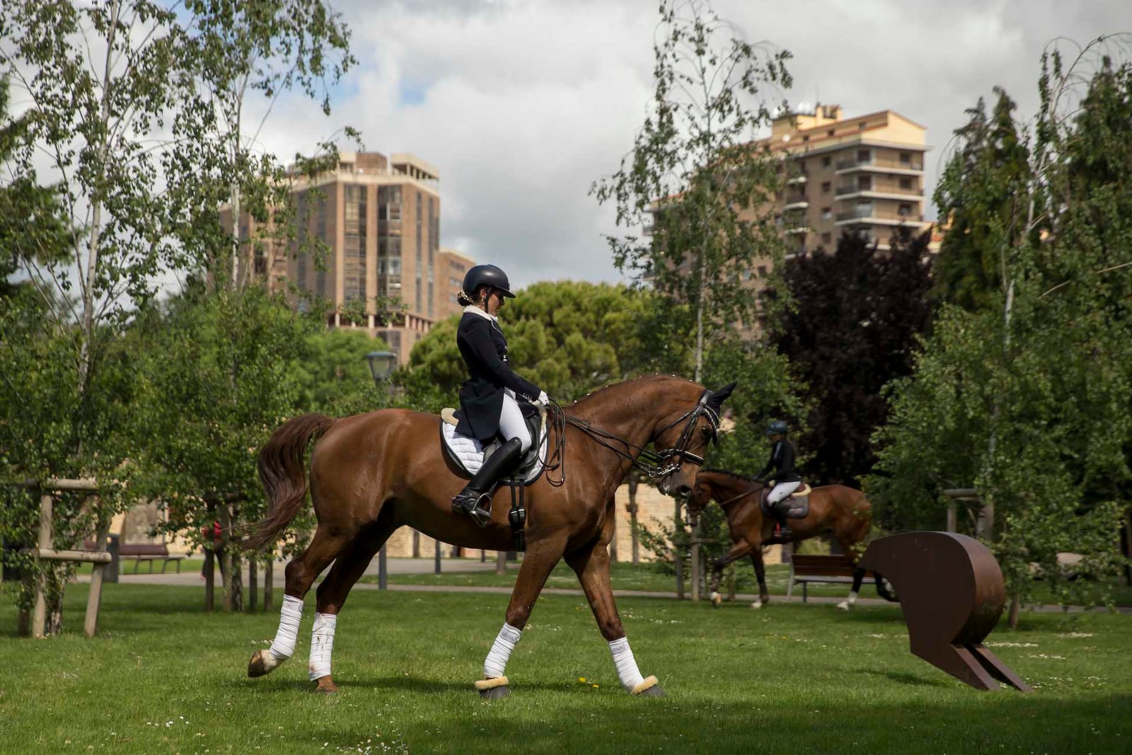 El próximo lunes comenzará la retirada de la arena de los fosos de la Ciudadela, tras las tareas de desmontaje de elementos y limpieza de la zona emprendidas esta semana