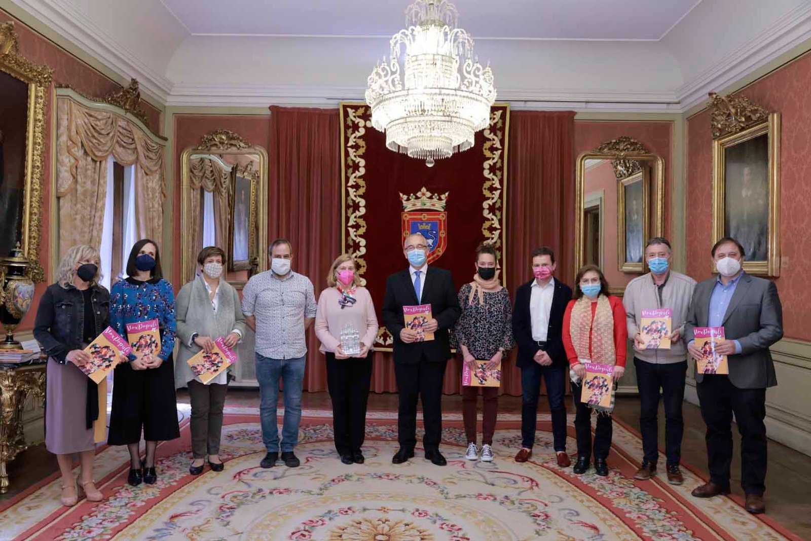 El Ayuntamiento de Pamplona recibe a representantes de la Escuela Oficial de Idiomas de Pamplona (EOIP-IHEO)