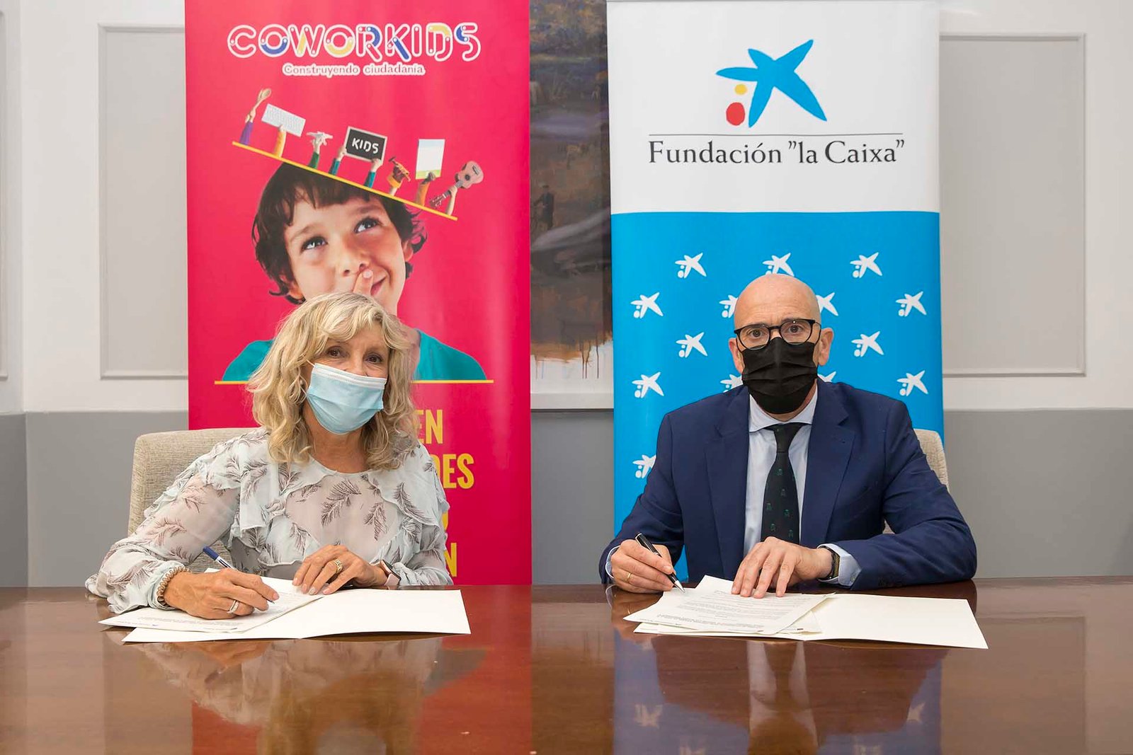 Ayuntamiento de Pamplona, la Fundación “la Caixa” y CaixaBank firman un convenio de colaboración para el desarrollo del proyecto ‘Meriendas saludables’ en la programación de COworkids