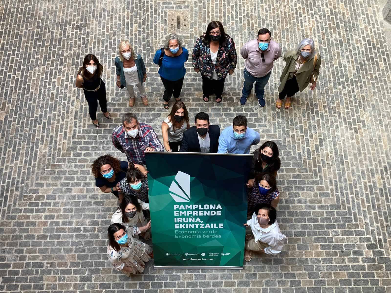 Proteger a las abejas, regenerar ecosistemas, o reutilizar ropa, entre las ideas de negocio de economía verde desarrolladas en el programa Pamplona Emprende 2021