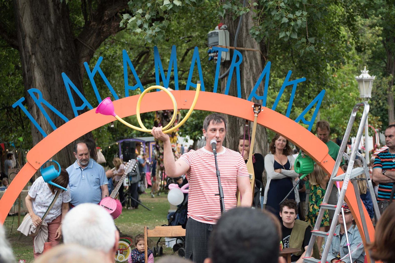 Trakamatraka propone para este viernes en Atardecer Pamplona un espectáculo musical con instrumentos elaborados con objetos desechados
