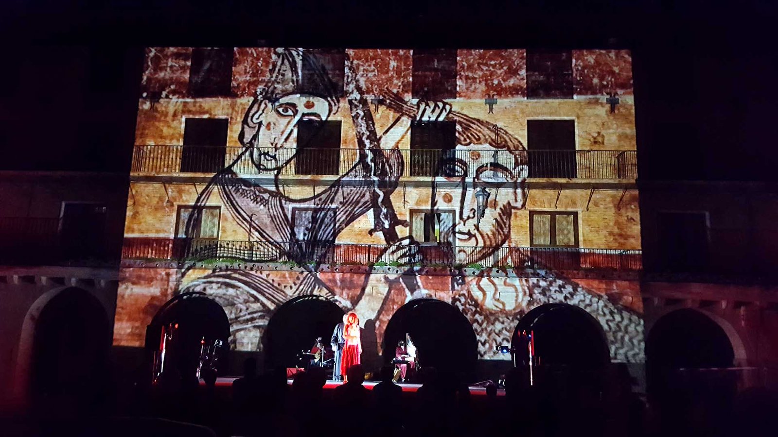 Pamplona acoge este verano cinco actuaciones de ‘Los Caminos del Encuentro’, un proyecto que aúna narración, teatro, historia, música en directo y recursos multimedia  