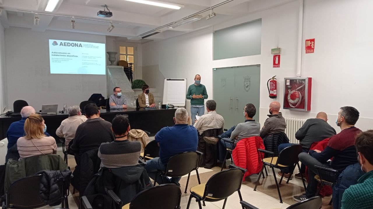 El Ayuntamiento de Pamplona participa en sendas jornadas sobre aparcamientos seguros para bicicletas y sobre generación de energía renovable distribuida