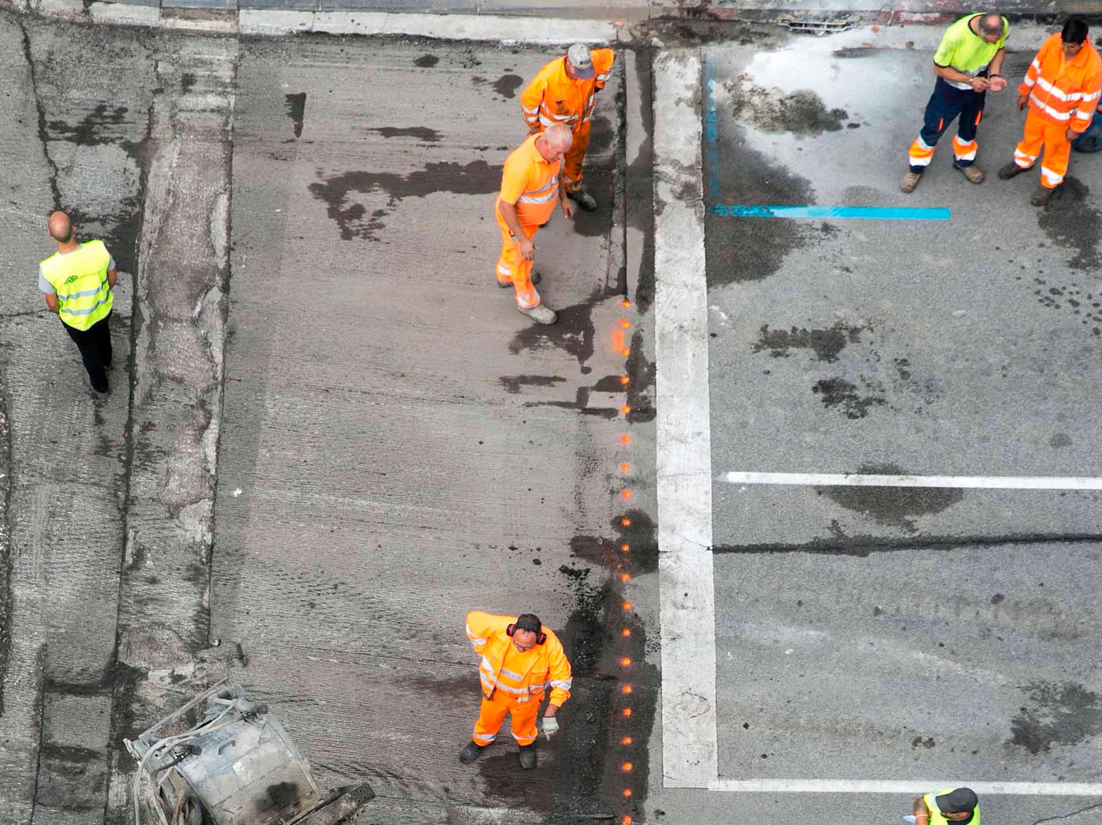 El Ayuntamiento inicia trabajos de saneamiento y asfaltado en la calle Cortes de Navarra, unas obras que previsiblemente durarán hasta el viernes