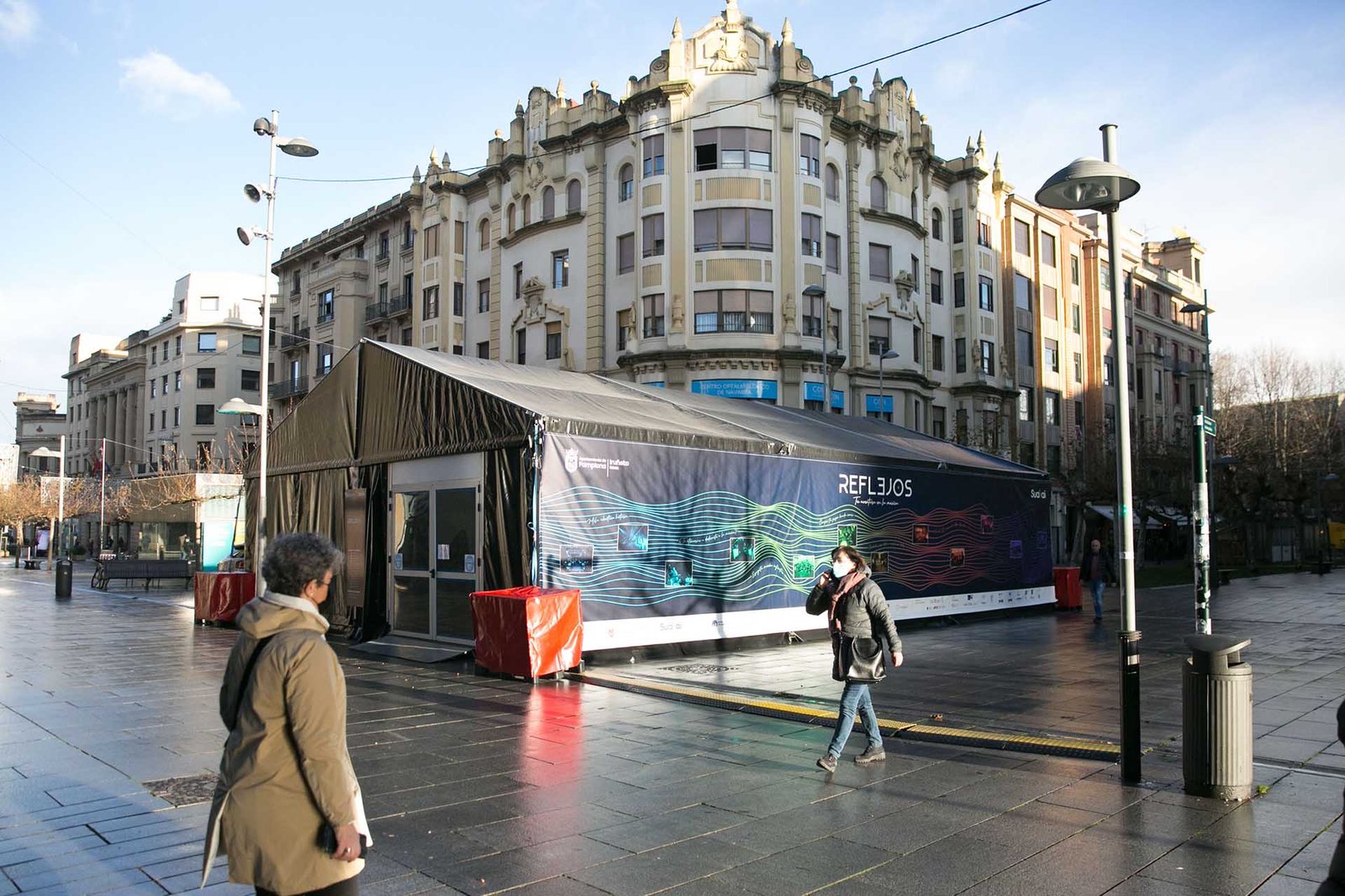 El Ayuntamiento de Pamplona y la compañía Suakai ponen en marcha ‘Reflejos’, una propuesta artística inmersiva en la que cada participante puede dirigir su propia banda sonora en directo