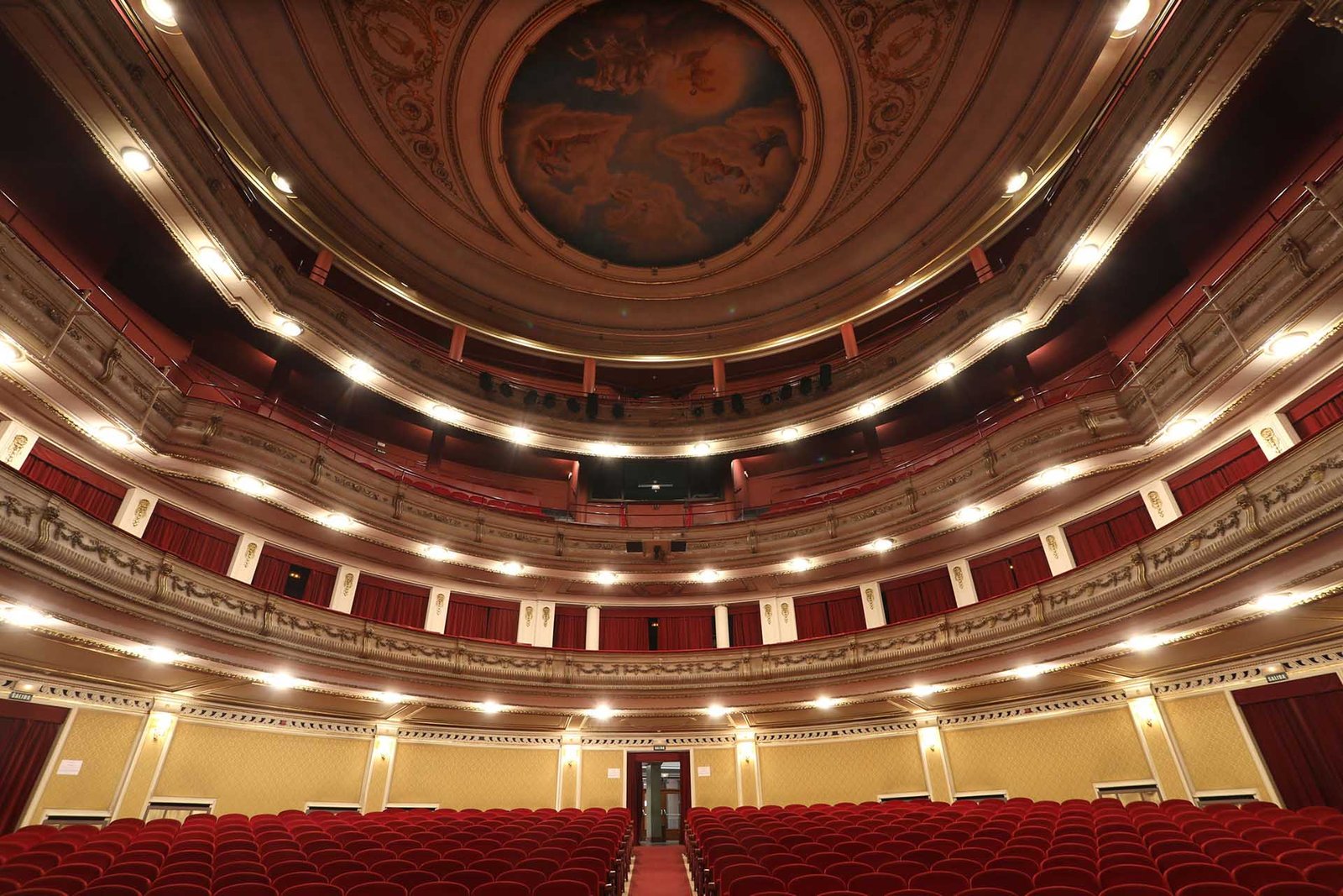 El Ayuntamiento de Pamplona defenderá su autonomía frente a la decisión del Gobierno de Navarra de asumir la tutela de la Fundación Teatro Gayarre